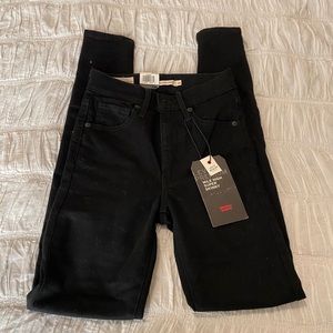 Levis black skinny jeans